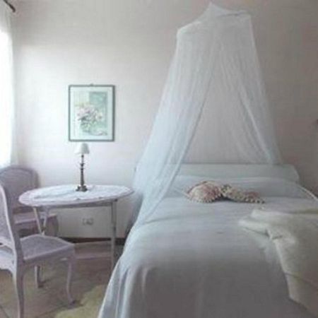 B&B Le Camelie Del Bosco Baiardo Bagian luar foto