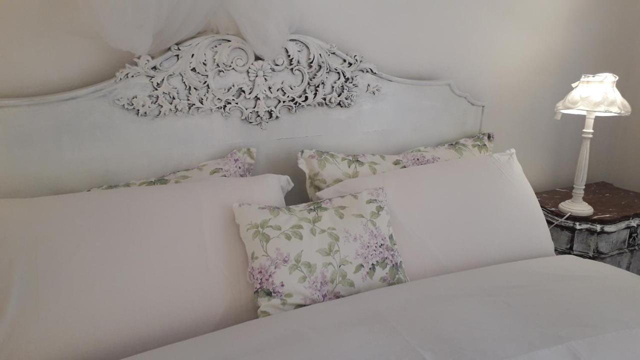 B&B Le Camelie Del Bosco Baiardo Bagian luar foto
