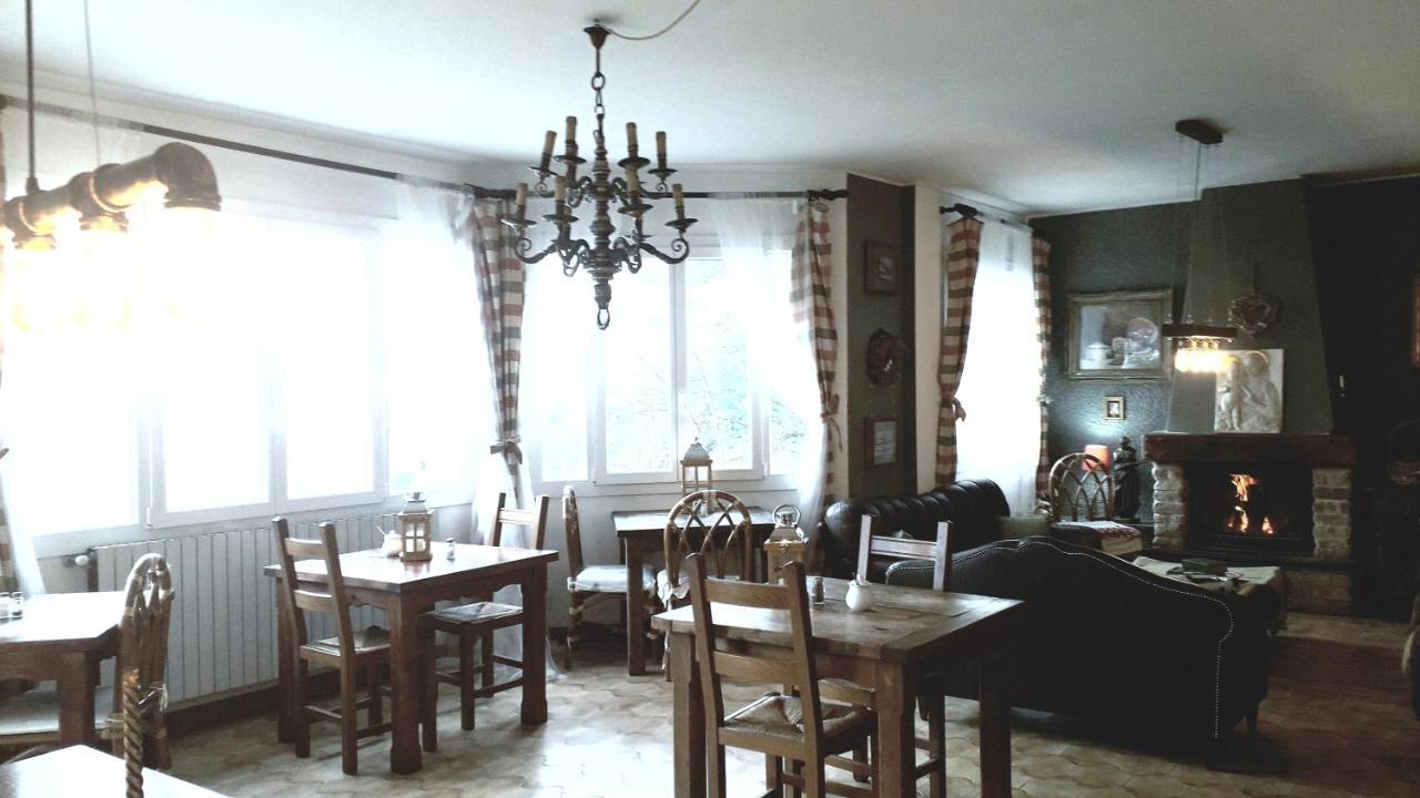 B&B Le Camelie Del Bosco Baiardo Bagian luar foto